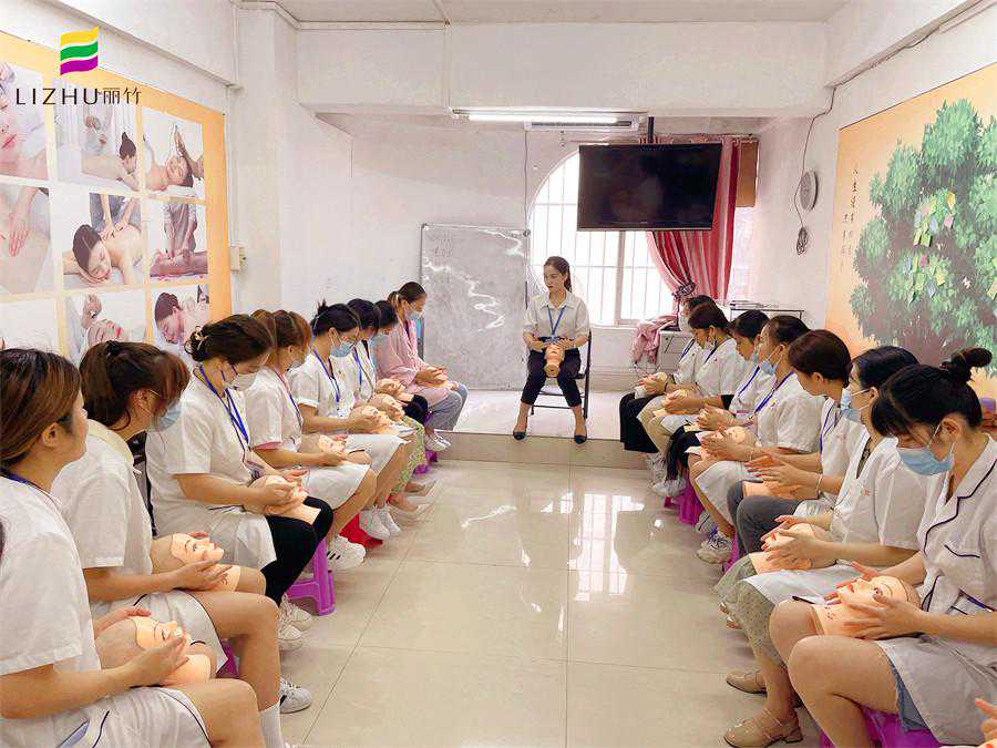 美容面部假头模练习：面部美容基础