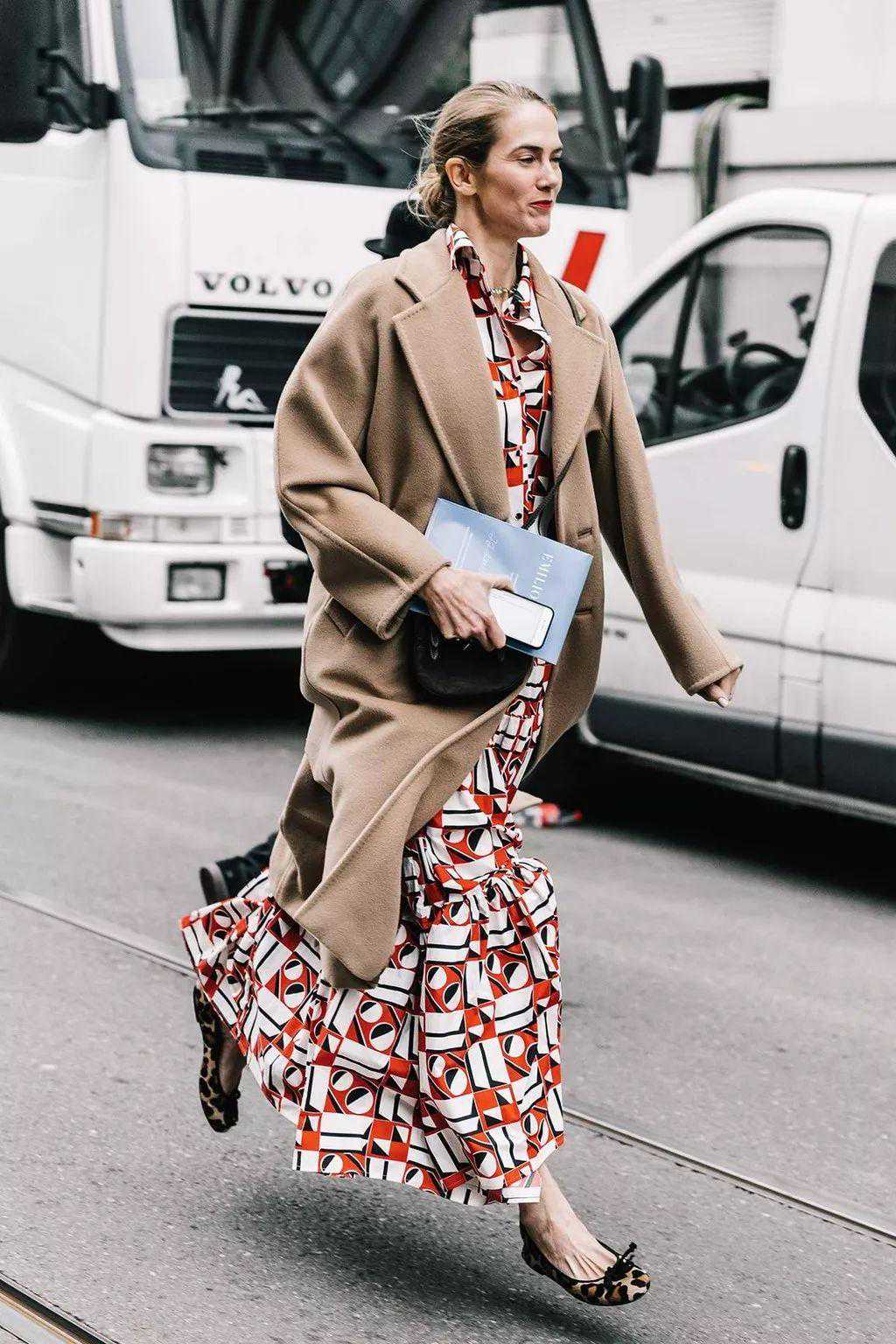 重庆一口腔医院延期开诊 患者：缴一万多做牙齿矫正 刚看一半等不起了