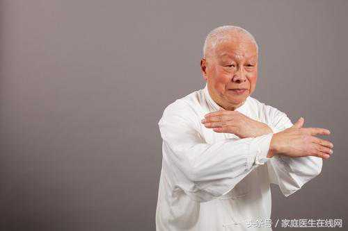 人的年龄一大，牙齿都会悄悄发生这3个变化