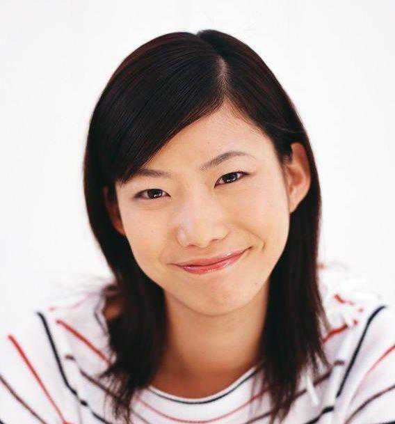 宋轶爆料被弹幕叫“龅牙珍”，整牙前后差别大，气质更优雅