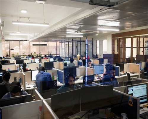 她往自己脖子上栓了一根绳子，一生都无法挣脱？