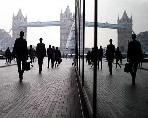 父亲累倒在战“疫”一线 儿子接力坚守