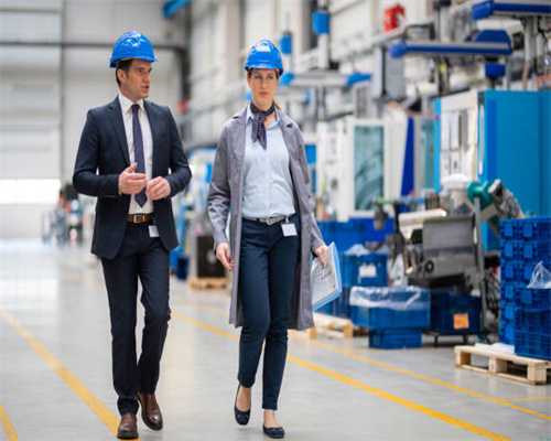 “蔚小理”、比亚迪纷纷下场造芯片背后，自动驾驶软硬一体已成趋势