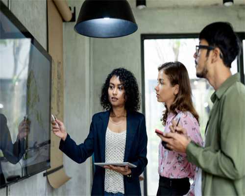 西安83岁老人去做两颗下颌假牙 竟被“全口拔牙”