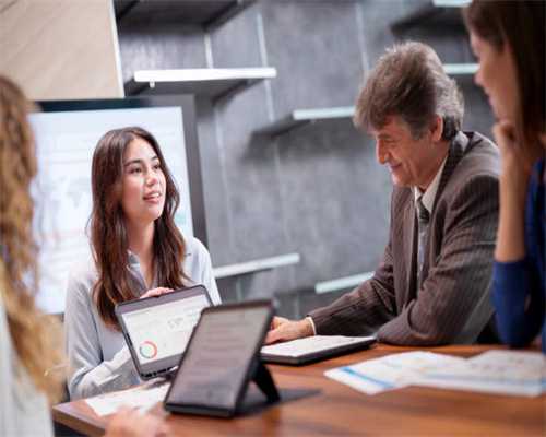 金毛狮犼，观音菩萨为何总侧坐着骑？坐有坐姿：这个讲究不可忽视