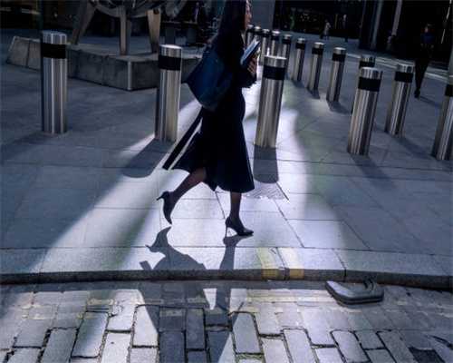 老来失聪 或是儿时“埋雷”